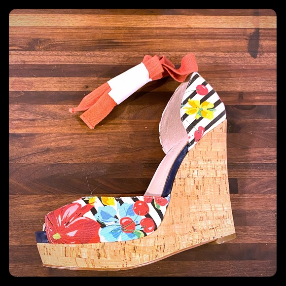 Nine West wedges - Picture 1 of 3
